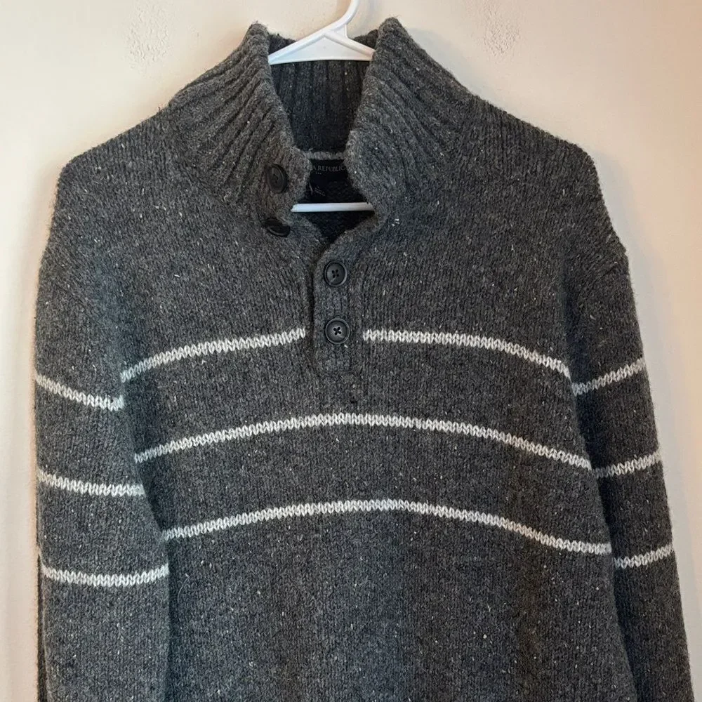 Banana Republic wool silk chunky button Mens Gray striped Sweater size large EUC
